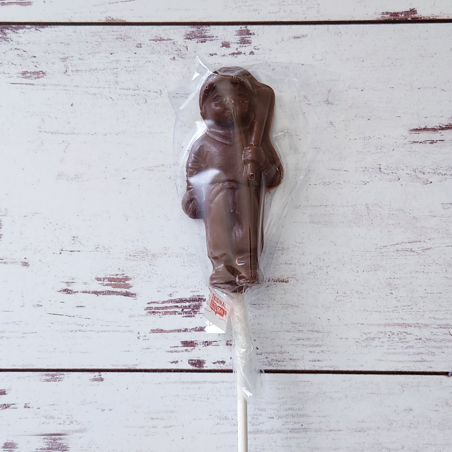 Calling all sports lovers. This chocolate pop makes the best gift for any baseball fan or team.