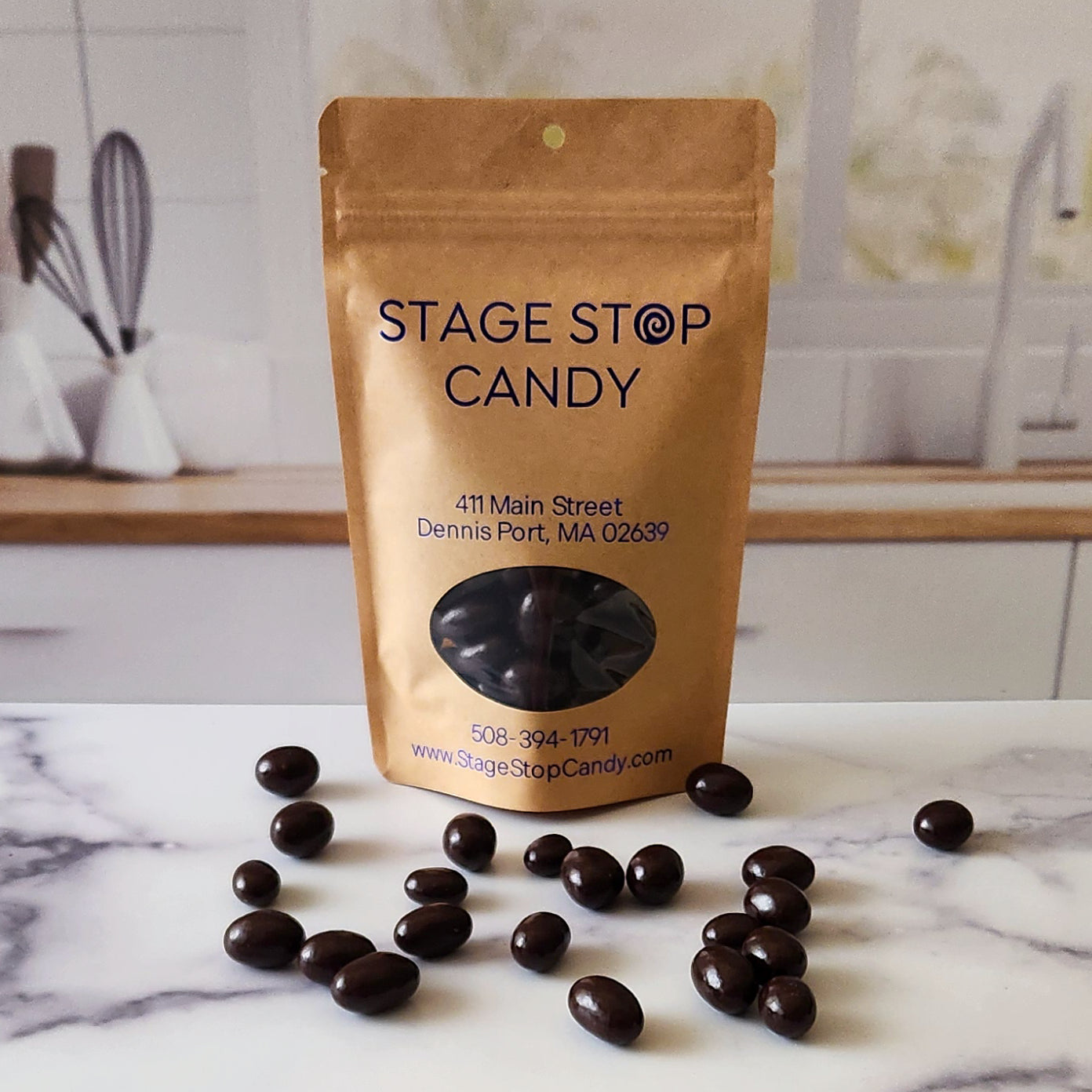 Enjoy the perfect blend of crunchy peanuts and creamy milk chocolate with our Dark Chocolate Covered Peanuts. Available in a convenient 6-ounce bag, perfect for snacking or sharing.