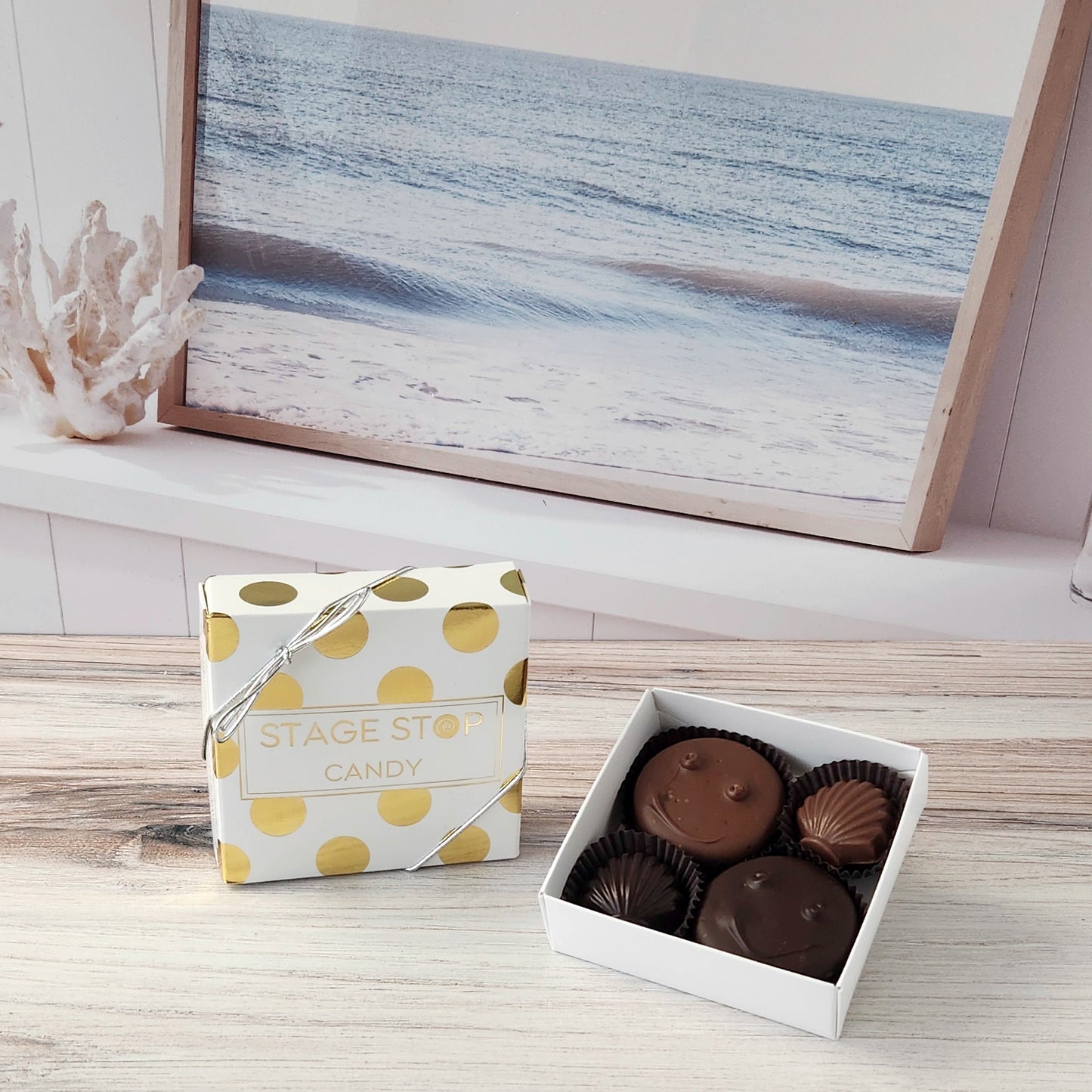 Seaside Smiles Gift Box - Chocolate Oreos & Shells