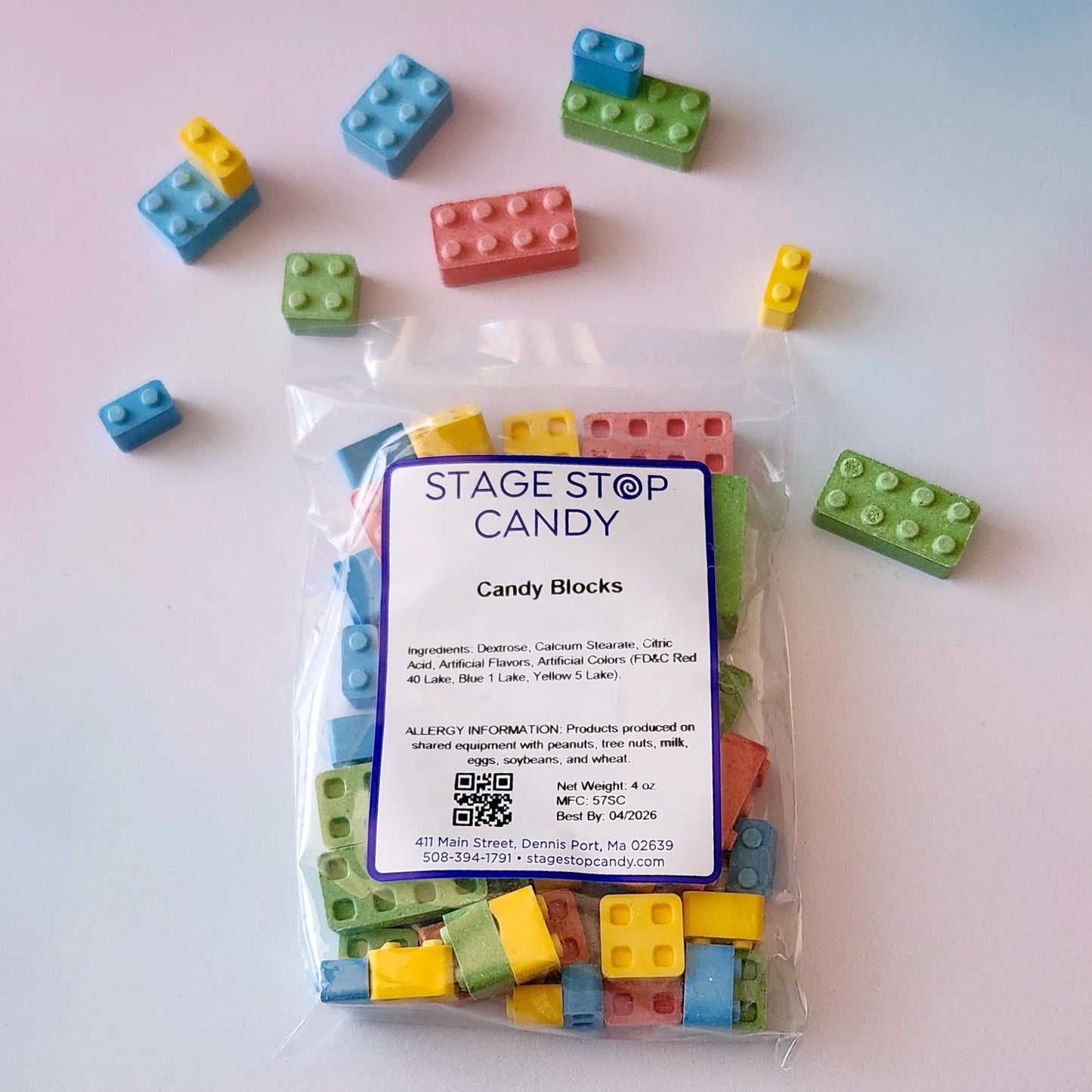 This time it's ok to play with your food before you eat it! Our candy blocks can be stacked before you eat them.