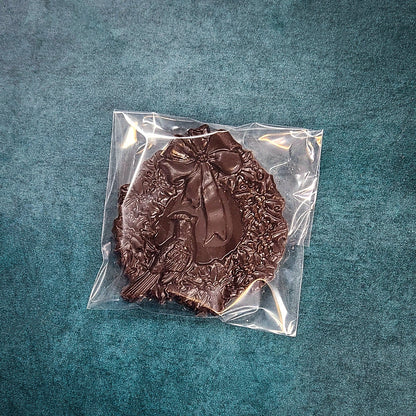 Cardinal in a Wreath Solid Chocolate Favor