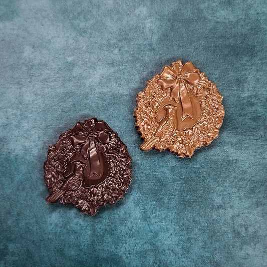 Cardinal in a Wreath Solid Chocolate Favor