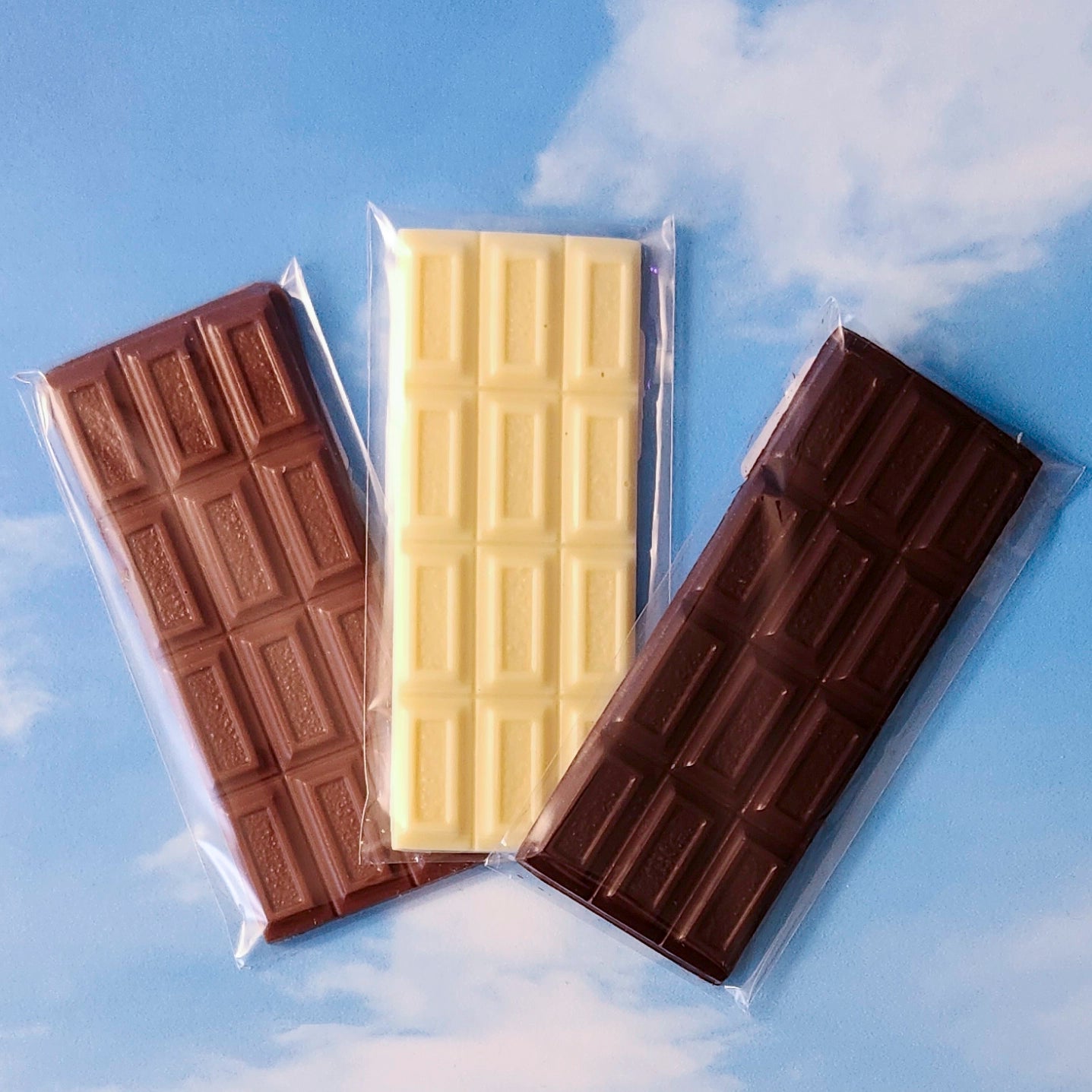 Small Chocolate bar.  Available in white chocolate, milk chocolate or dark chocolate.