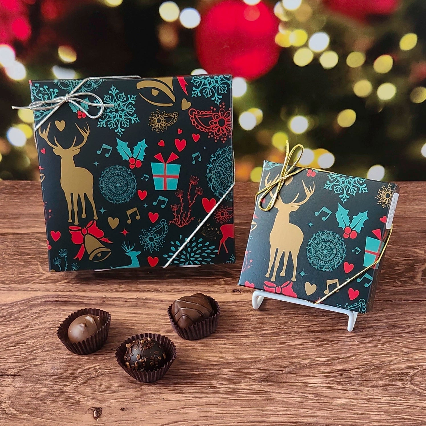 Chocolate assortment in cheerful holiday themed box.  Filled with a variety of creams, caramels, melt-aways and  truffles.
Available in 9 or 16 pieces