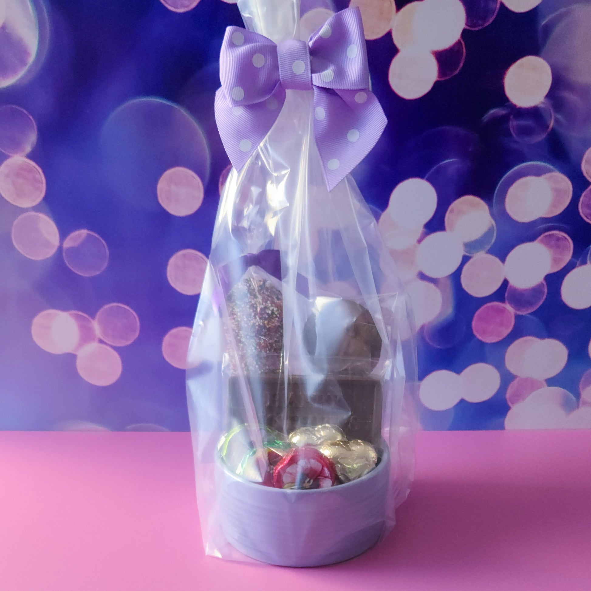 Need a gift for mom? This pastel purple candy dish makes the perfect gift!