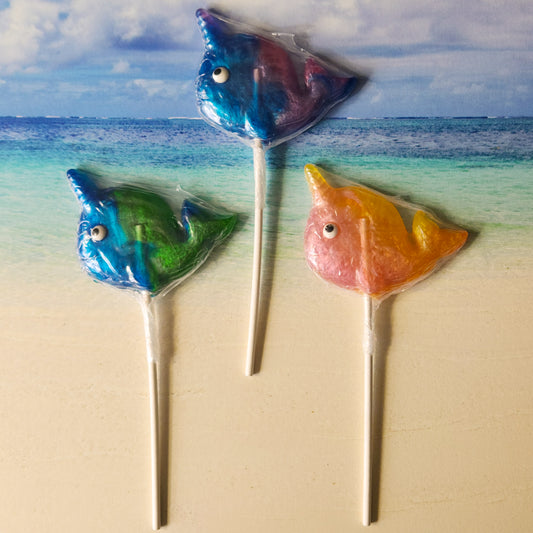 Fun can be found in this glittering narwhal lollipops. Made of hard candy they are truly magical! 