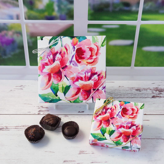 Inside this beautiful floral box you’ll find an irresistible assortment of creams, caramels, melt‑aways and truffles.
Available in a 9‑piece or 16 piece box.