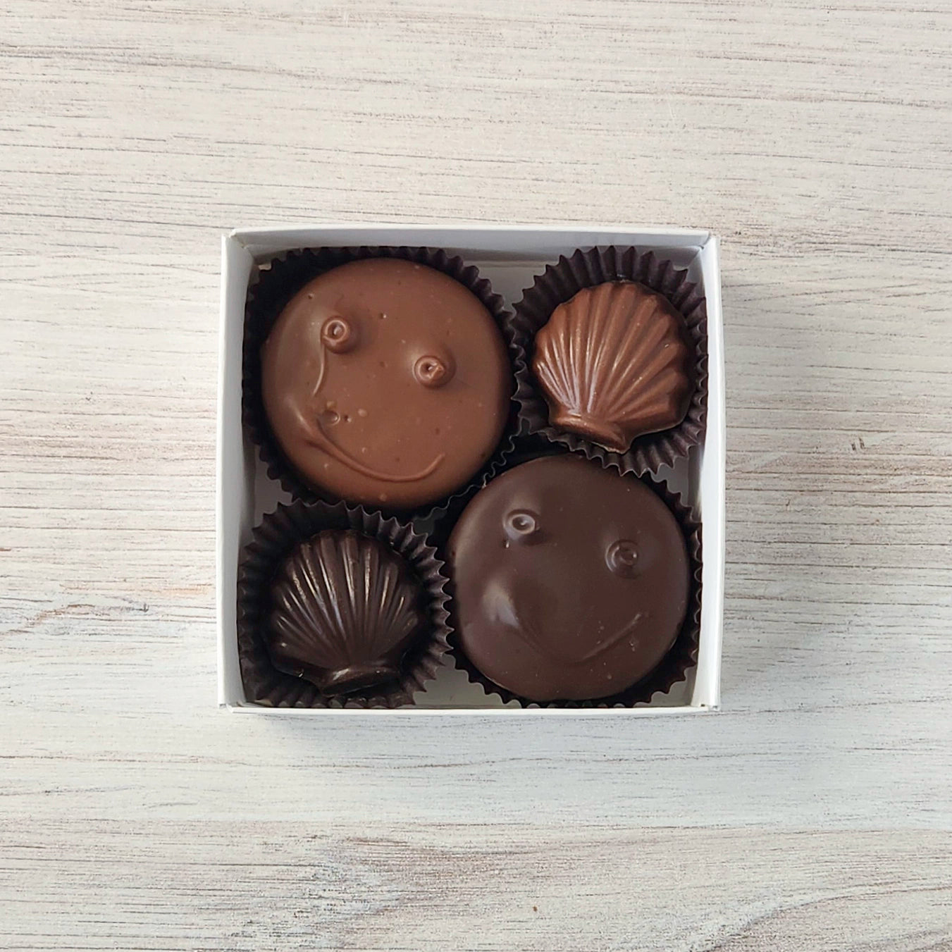Seaside Smiles Gift Box - Chocolate Oreos & Shells