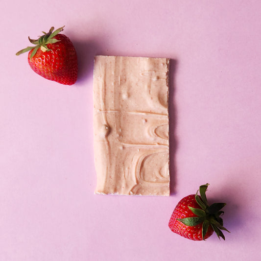 Creamy White Chocolate mixed with sweet strawberry powder to give a fruity berry flavored bark.