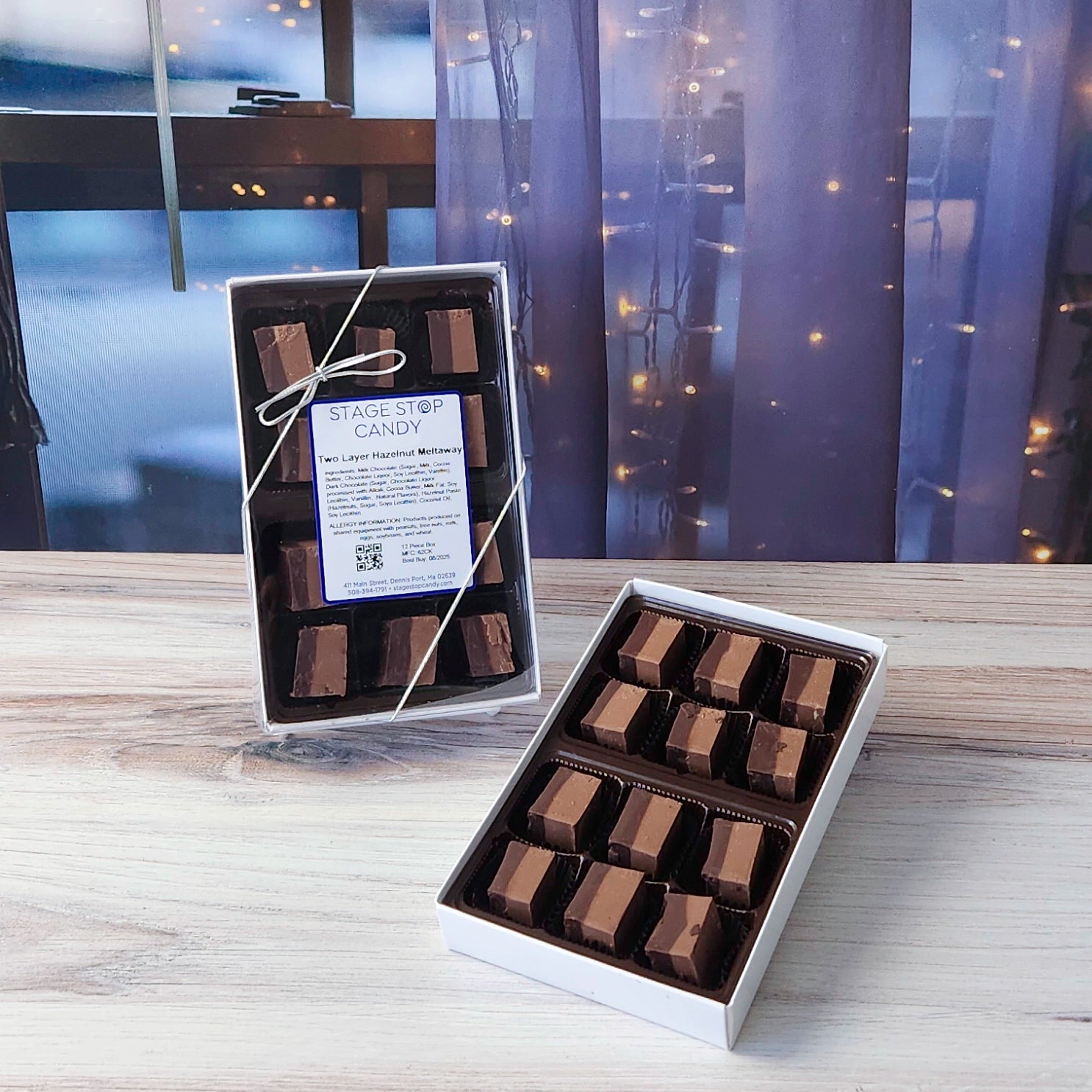 Indulge in the delightful taste of Figaro; a combination of rich milk and dark chocolate infused with hazelnut flavor and 12 pieces per box. Satisfy your cravings with each delightful bite!